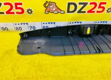 Пластик замка багажника TOYOTA ISIS 2013/Цвет 070 6793544050B0 ZGM15W 2ZRFAE, задний