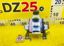Блок управления 4wd TOYOTA ISIS 2013/Цвет 070 8963044020 ZGM15W 2ZRFAE, передний