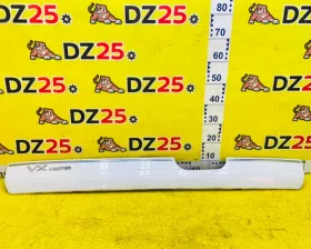 Накладка на дверь багажника Toyota