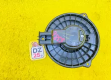 Мотор печки TOYOTA ISIS 2013/Цвет 070 8710344081 ZGM10W 2ZRFAE, передний