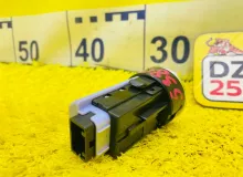 Кнопка старта TOYOTA ISIS 2013/Цвет 070 8961130063 ZGM10W 2ZRFAE, передняя