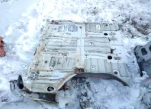 Тазик железный TOYOTA LAND CRUISER 2003/Цвет 070 5831160460 UZJ100W 2UZFE, задний