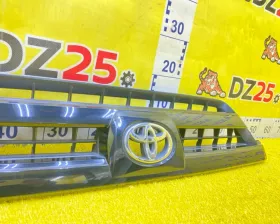 Решетка радиатора Toyota