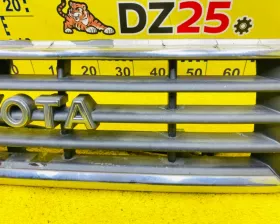 Решетка радиатора Toyota