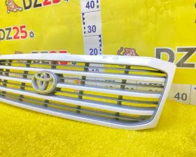 Решетка радиатора Toyota