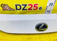 Накладка на дверь багажника LEXUS CT200H 2012/Цвет 077 7680176020A0 ZWA10 2ZRFXE, задняя