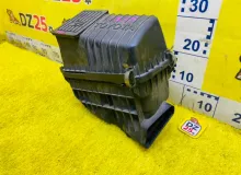 Корпус воздушного фильтра TOYOTA IPSUM 2000/Цвет 199 1770064420 CXM10G 3CTE, передний