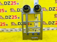 Консоль магнитофона HUMMER H2 2003 19331602 LQ4, передний