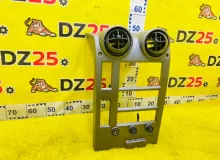 Консоль магнитофона HUMMER H2 2003 19331602 LQ4, передний
