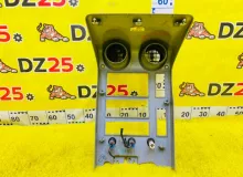 Консоль магнитофона HUMMER H2 2003 19331602 LQ4, передний