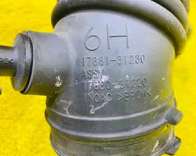 Патрубок воздушного фильтра Toyota