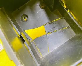 Бардачок между сиденьями MITSUBISHI
