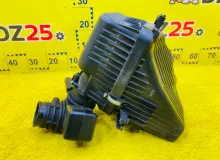 Корпус воздушного фильтра SUZUKI ESCUDO 2008/Цвет Z7T 1370078K00 TDA4W J24B, передний