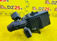 Корпус воздушного фильтра SUZUKI ESCUDO 2008/Цвет Z7T 1370078K00 TDA4W J24B, передний