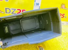 Бардачок между сиденьями TOYOTA LAND CRUISER 1993/Цвет 6M1 589116005003 FZJ80G 1FZFE, передний