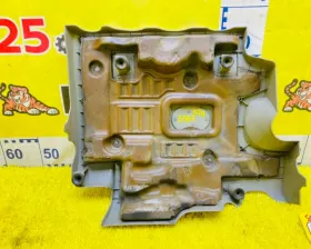 Пластиковая крышка на двс TOYOTA
