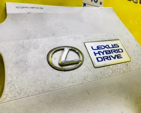 Пластиковая крышка на двс TOYOTA