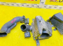 Корпус воздушного фильтра SUZUKI ESCUDO 2014/Цвет Z7T 1370078K00 TDA4W J24B, передний