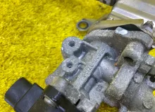 Клапан egr TOYOTA NOAH 2014/Цвет 1F7 2562037120 ZWR80 2ZRFXE, передний