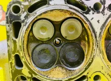Головка блока цилиндров TOYOTA LAND CRUISER 1998/Цвет 8L4 1110159165 UZJ100W 2UZFE, передняя правая