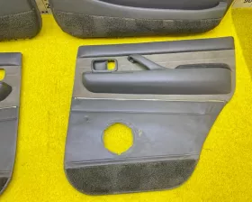 Обшивка дверей Toyota