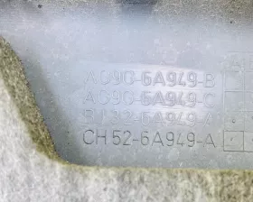Пластиковая крышка на двс Land Rover