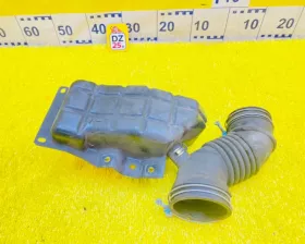 Патрубок воздушного фильтра TOYOTA