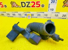 Патрубок воздушного фильтра TOYOTA HILUX SURF 2004/8R3 1788162200 VZN215W 5VZFE, передний