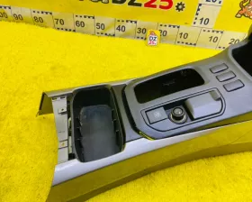 Бардачок между сиденьями TOYOTA