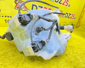 Бачок стеклоомывателя Toyota