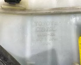 Бачок стеклоомывателя Toyota