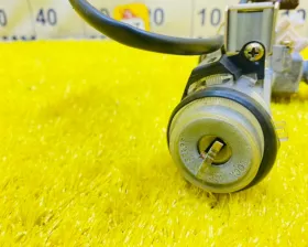 Замок зажигания Toyota