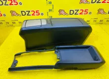 Бардачок между сиденьями TOYOTA HARRIER 2005/Цвет 202 5881048230C1 MHU38W 3MZFE, передний
