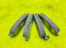 Тормозные колодки TOYOTA LAND CRUISER 1998/Цвет 8L4 0446660070 UZJ100W 2UZFE, заднее