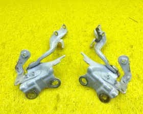 Петля капота Toyota