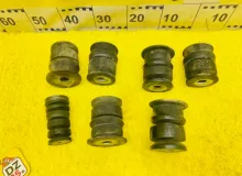 Подушка кузова TOYOTA HILUX SURF 2004/8R3 5220135100 VZN215W 5VZFE