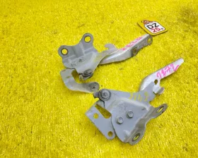 Петля капота Toyota