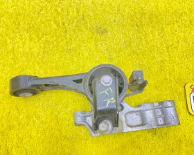 Подушка двигателя Toyota