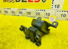 Подушка двигателя ISUZU BIGHORN 1999/Цвет 752 8971888920 UBS73GW 4JX1, передняя правая