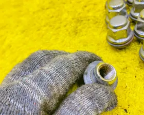 Гайка на колесо Toyota