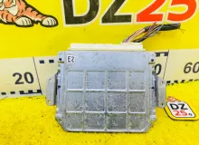 Блок управления двс TOYOTA HIACE 2008/Цвет 1E7 8966126E80 KDH206V 1KDFTV, передний