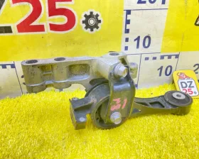 Подушка двигателя Toyota