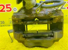Суппорт TOYOTA LAND CRUISER 2002/Цвет 070 4775060090 UZJ100W 2UZFE, передний левый