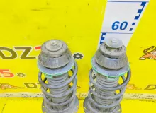 СТОЙКА ПАРА ЛЕВАЯ И ПРАВАЯ HONDA FIT 2014/Цвет NH823M 51401T5AJ32 GP5 LEB, передняя