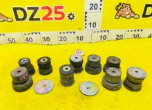 Подушка кузова TOYOTA LAND CRUISER PRADO 1994/Цвет 24V 5220760030 KZJ78W 1KZTE