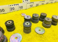 Подушка кузова TOYOTA LAND CRUISER PRADO 1994/Цвет 24V 5220760030 KZJ78W 1KZTE