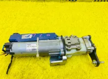 Доводчик двери пятой AUDI Q7 2010 4F9959946 4LBARA BAR, задний правый
