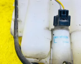 Бачок стеклоомывателя MITSUBISHI