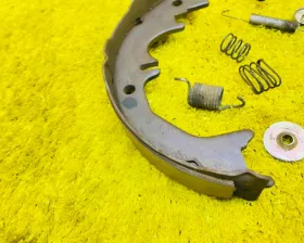 Механизм стояночного тормоза Toyota