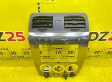Консоль магнитофона HUMMER H3 2006 20756985 L52, передний